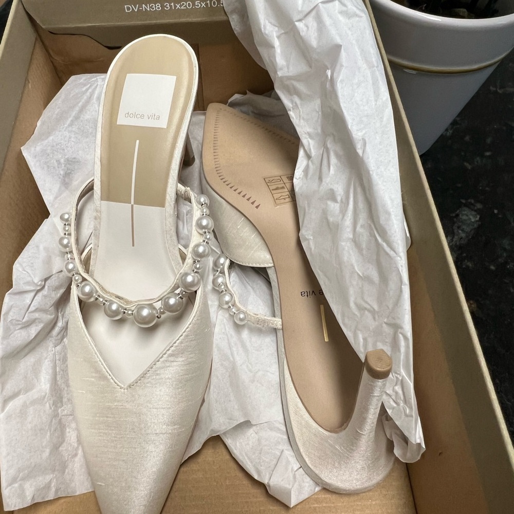 Dolce Vita Women's White Heeled Mules - Picture 4 of 4